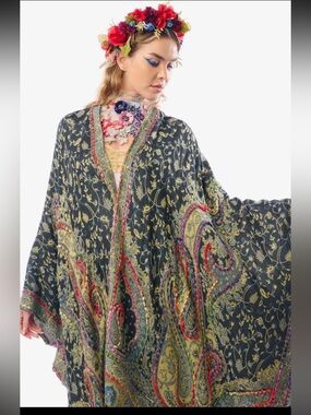 New Aratta Silent Journey Elexyia Reversible poncho kimono